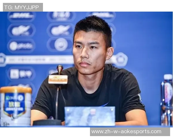 带有杨字的足球球星盘点及其职业生涯亮点分析